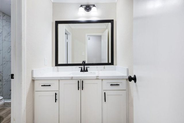 2207 S Palm Court, Pasadena, TX 77502
