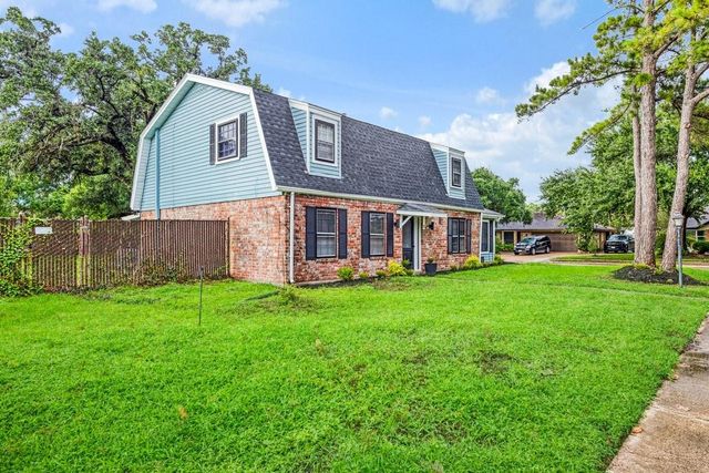 2207 S Palm Court, Pasadena, TX 77502