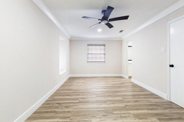 2207 S Palm Court, Pasadena, TX 77502