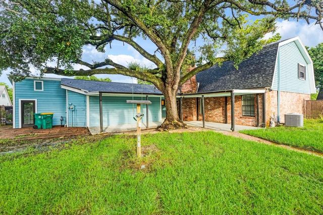 2207 S Palm Court, Pasadena, TX 77502