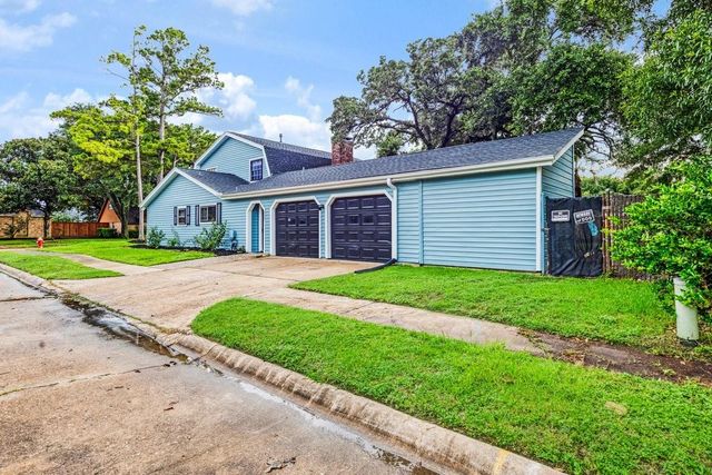 2207 S Palm Court, Pasadena, TX 77502