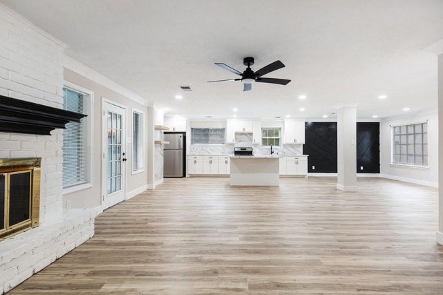 2207 S Palm Court, Pasadena, TX 77502