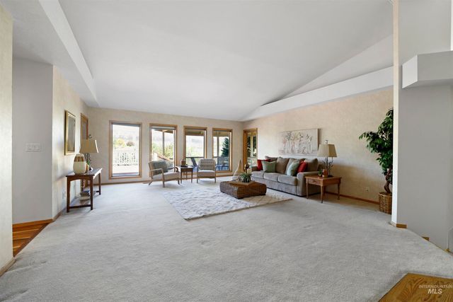132 Country Club Ln, Buhl, ID 83316
