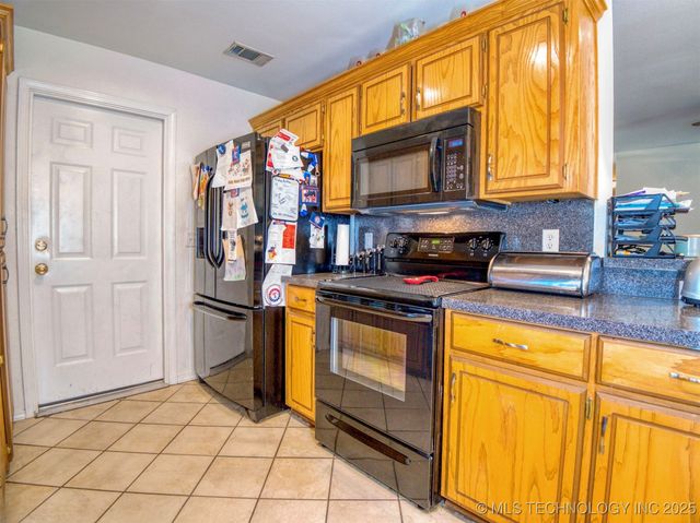 105 Quail Ridge Road, Durant, OK 74701