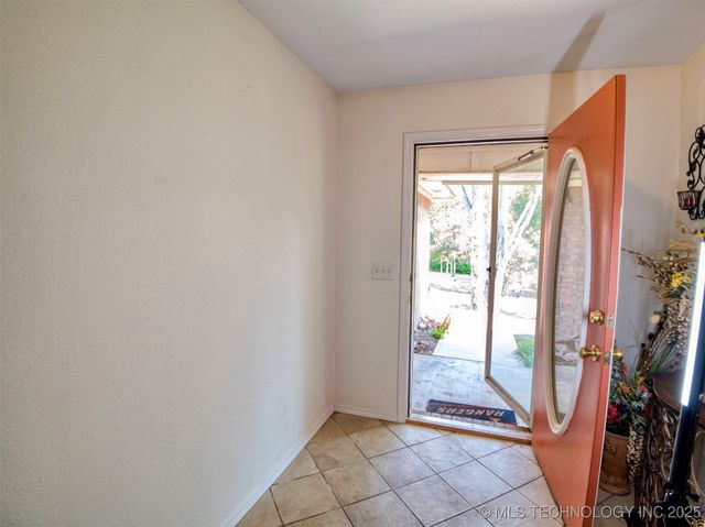 105 Quail Ridge Road, Durant, OK 74701