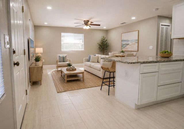 610 74TH AVENUE N, St Petersburg, FL 33702