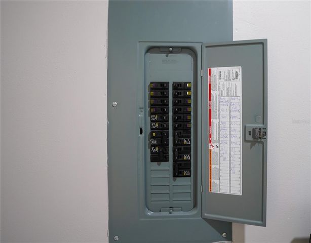 610 74TH AVENUE N, St Petersburg, FL 33702