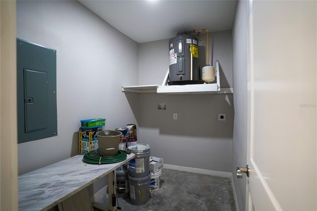 610 74TH AVENUE N, St Petersburg, FL 33702