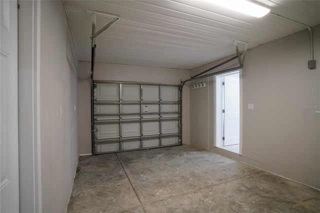 610 74TH AVENUE N, St Petersburg, FL 33702