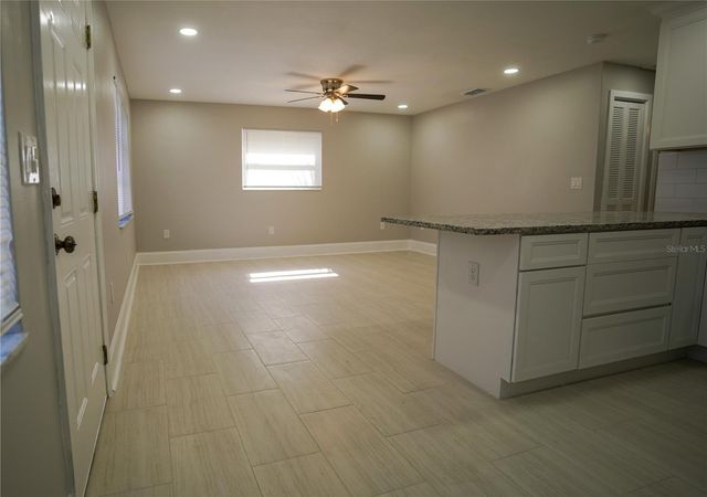 610 74TH AVENUE N, St Petersburg, FL 33702