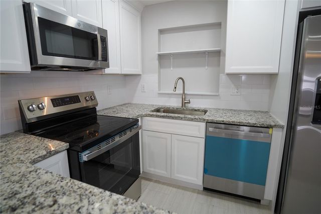 610 74TH AVENUE N, St Petersburg, FL 33702