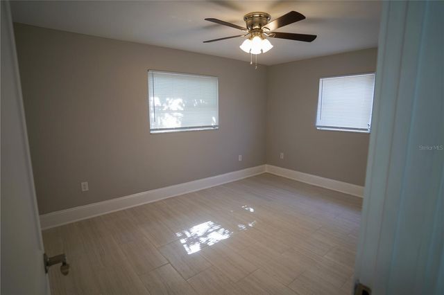 610 74TH AVENUE N, St Petersburg, FL 33702