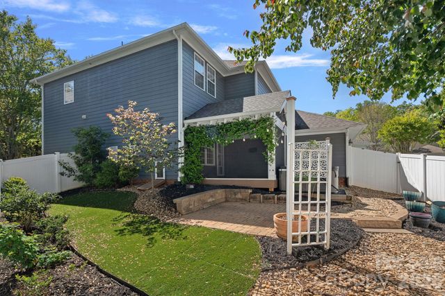 17747 North Shore Circle, Cornelius, NC 28031