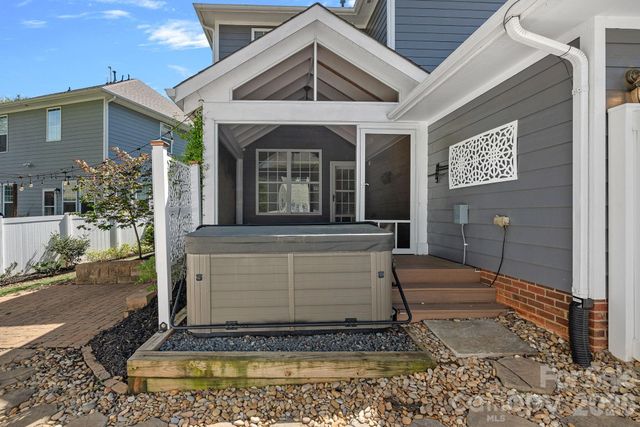 17747 North Shore Circle, Cornelius, NC 28031