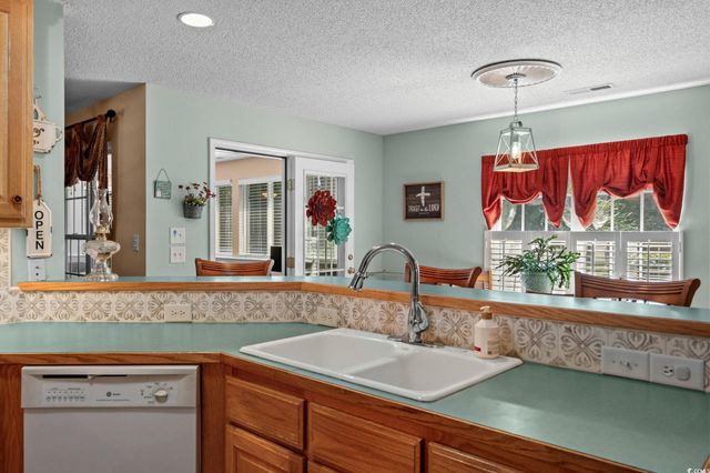 4022 Manor Wood Dr., Myrtle Beach, SC 29588