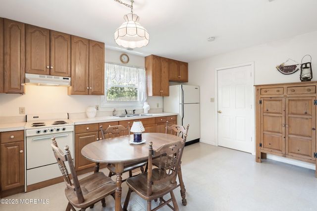 450 Turf Drive, Freehold, NJ 07728