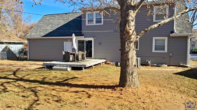 3337 SW Arrowhead RD, Topeka, KS 66614