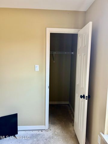 841 Snow Pine Drive, Southaven, MS 38671