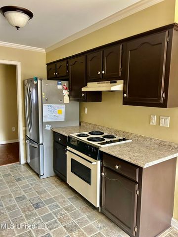 841 Snow Pine Drive, Southaven, MS 38671