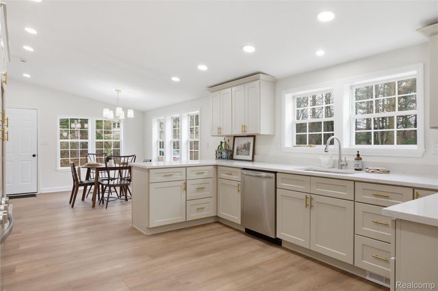 5350 List Road, Waterloo Township, MI 49240