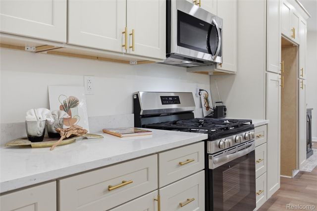 5350 List Road, Waterloo Township, MI 49240