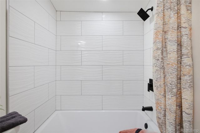 5350 List Road, Waterloo Township, MI 49240