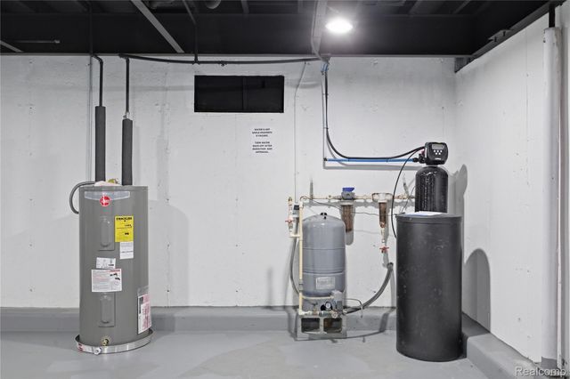 5350 List Road, Waterloo Township, MI 49240