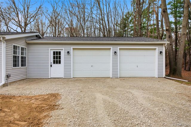 5350 List Road, Waterloo Township, MI 49240