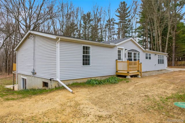 5350 List Road, Waterloo Township, MI 49240