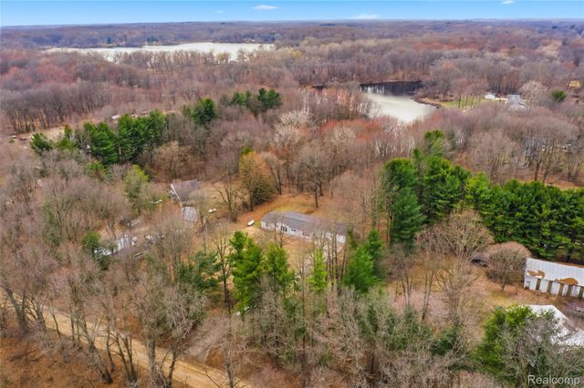 5350 List Road, Waterloo Township, MI 49240