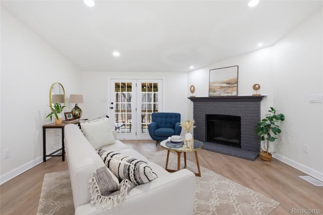 5350 List Road, Waterloo Township, MI 49240