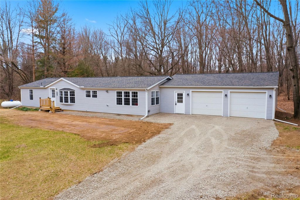 5350 List Road, Waterloo Township, MI 49240