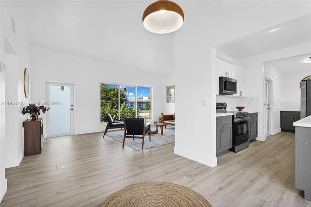 5730 SW 54th Ter, Davie, FL 33314