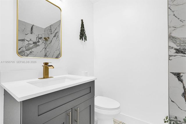 5730 SW 54th Ter, Davie, FL 33314