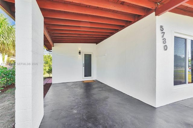 5730 SW 54th Ter, Davie, FL 33314