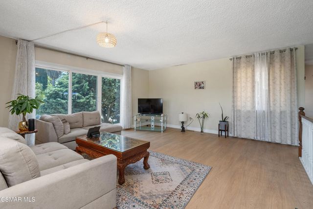 22109 Gresham Street, Canoga Park, CA 91304