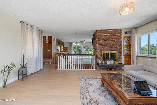 22109 Gresham Street, Canoga Park, CA 91304