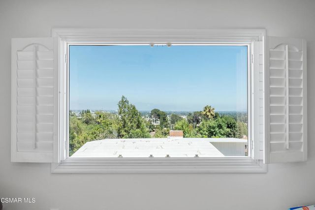 22109 Gresham Street, Canoga Park, CA 91304