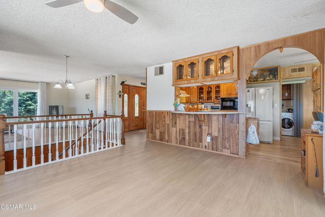 22109 Gresham Street, Canoga Park, CA 91304