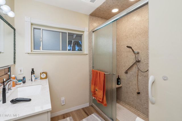 22109 Gresham Street, Canoga Park, CA 91304