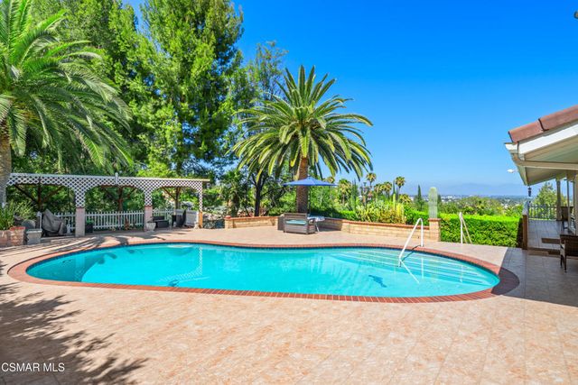 22109 Gresham Street, Canoga Park, CA 91304