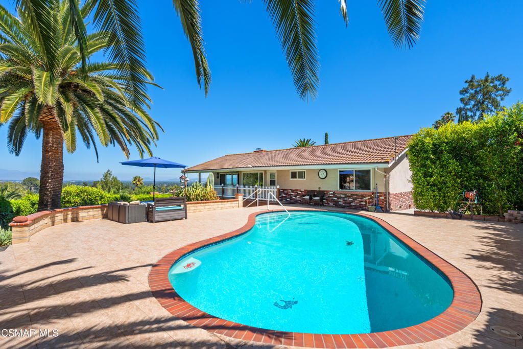 22109 Gresham Street, Canoga Park, CA 91304