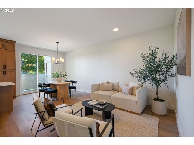 2902 E McLoughlin Blvd 1, Vancouver, WA 98661