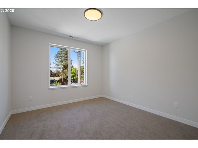 2902 E McLoughlin Blvd 1, Vancouver, WA 98661