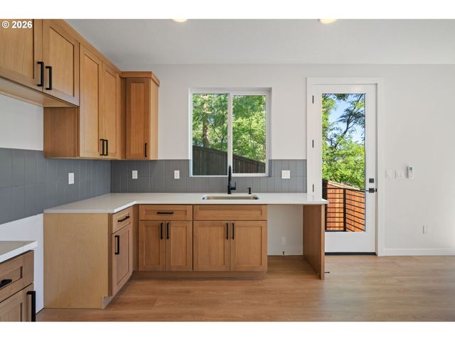 2902 E McLoughlin Blvd 1, Vancouver, WA 98661