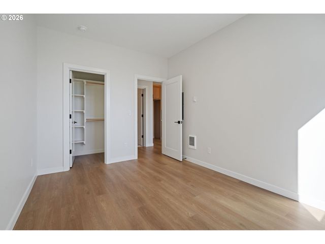 2902 E McLoughlin Blvd 1, Vancouver, WA 98661