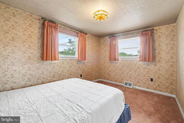 302 WEDGEWOOD RD, Harrisburg, PA 17109
