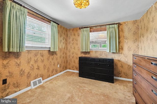 302 WEDGEWOOD RD, Harrisburg, PA 17109
