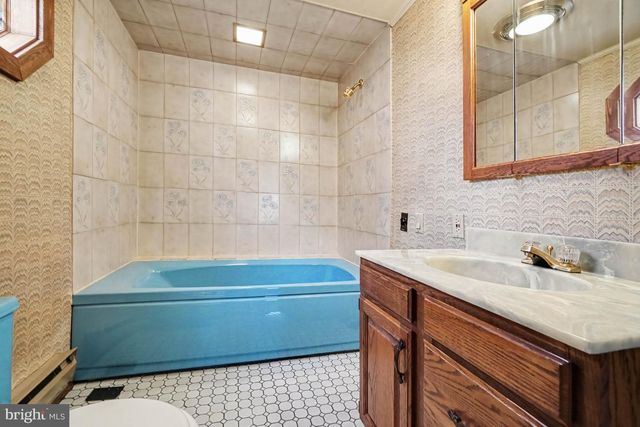 302 WEDGEWOOD RD, Harrisburg, PA 17109