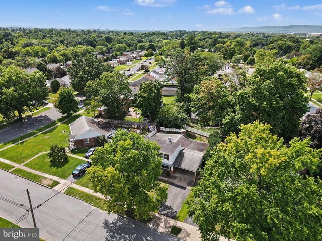 302 WEDGEWOOD RD, Harrisburg, PA 17109